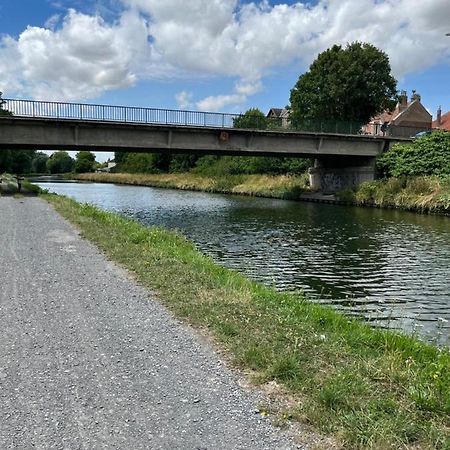 Superbe Appartement Au Bord Du Canal De St Quentin Saint-Quentin  Eksteriør billede